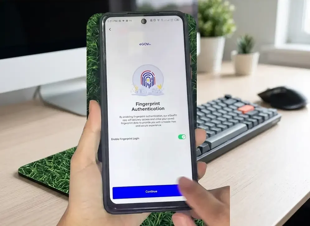 If your smartphone supports biometric authentication, you can enable one of the following login methods: